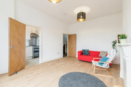 4 bedroom maisonette to rent - Photo 2