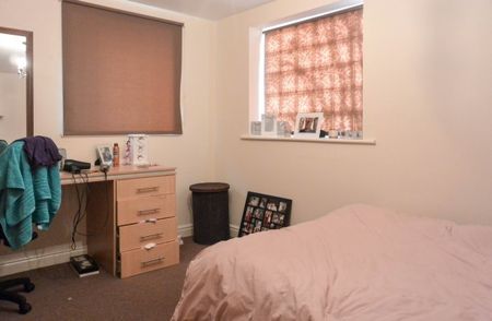 2 Bedrooms Headingley House - Photo 4