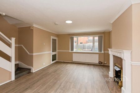 3 bedroom terraced house to rent - Photo 2