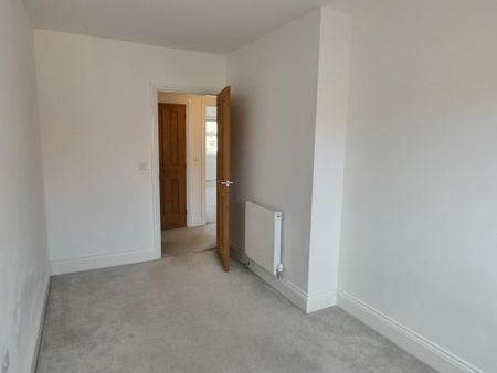 3 bedroom semi-detached house to rent - Photo 5