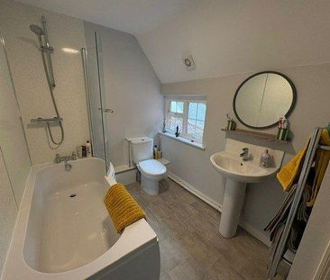 2 bedroom end of terrace house to rent - Photo 3