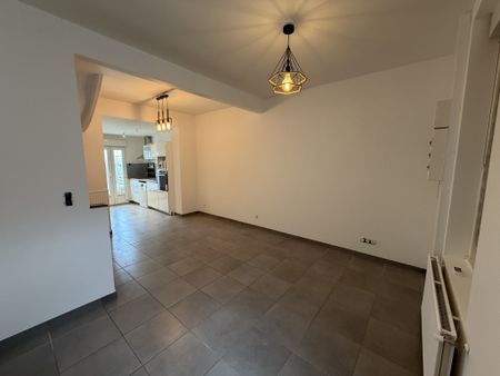 MAISON AVEC COUR QUARTIER SAINTE ANNE - Photo 3