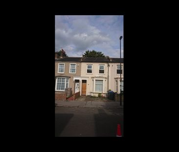 3 Bed Flat, Cobden Road, SE25 - Photo 2