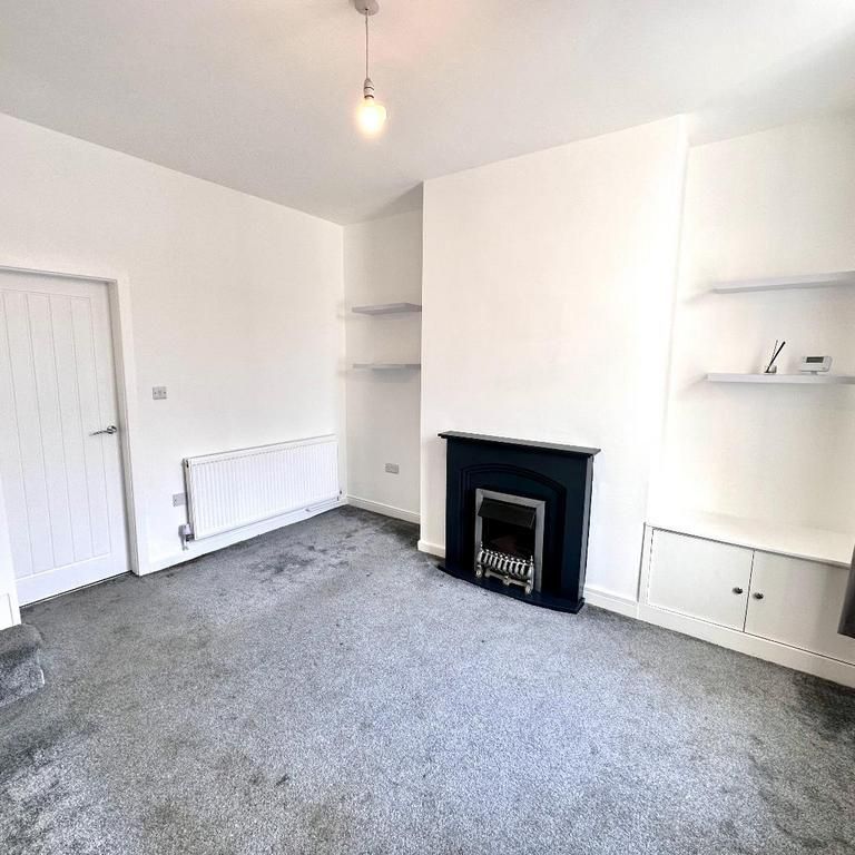 2 bedroom terraced house to rent - Photo 1