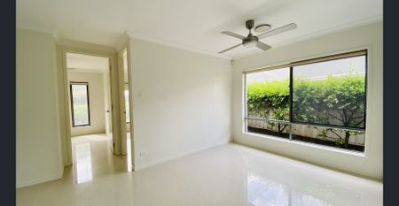 Beautiful home adjacent to Pacific Harbour Golf & Country Club precinct. - Photo 3