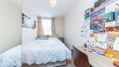 4 bedroom apartment to rent - Photo 3