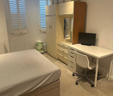 1 bedroom in a house share to rent - Photo 4