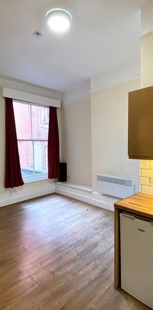 Studio to rent - Photo 1