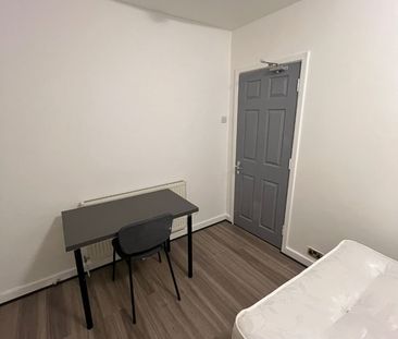 Room in a Shared House, The Limes Avenue, N11 - Photo 2