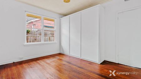 3 Bed, 1 Bath - Photo 5