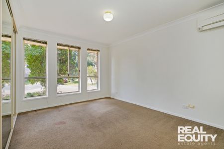16 Wallcliffe Court, Wattle Grove NSW 2173 - House For Rent | Domain - Photo 3