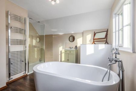 4 bedroom semi-detached house to rent - Photo 2