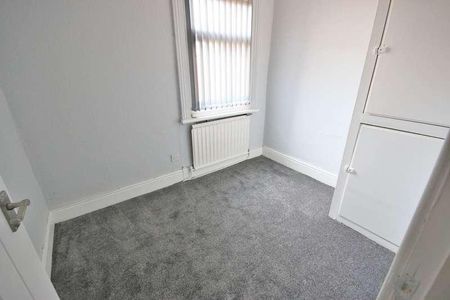 Woodhouse Lane, Wigan, WN6 - Photo 2