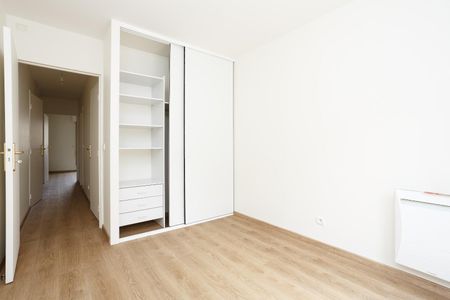location Appartement T4 DE 86.55m² À PARIS - Photo 2