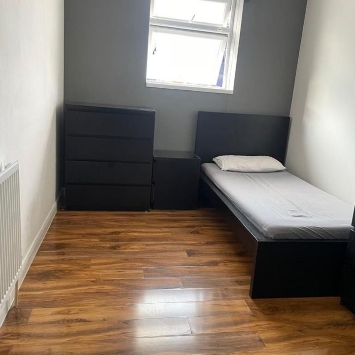Room in a Shared House, Oaklands Park Avenue, IG1 - Photo 1