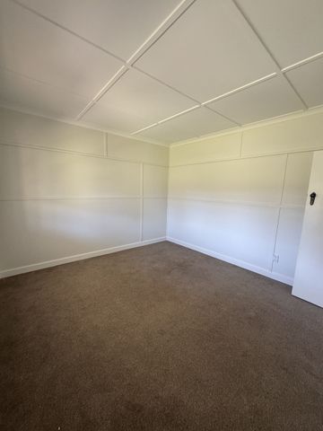 Centrally Located House - Photo 5