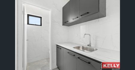 Stunning Modern One-Bedroom Villa – Bright, Spacious & Low Maintenance! - Photo 3