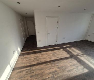 Studio to rent - Photo 6