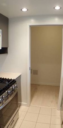 Yaletown 2 Bedroom 1 bath with parking at Max with amazing amentites! - Photo 1