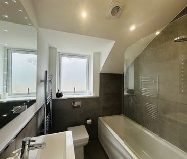 Courtlands, Maidenhead - Photo 6