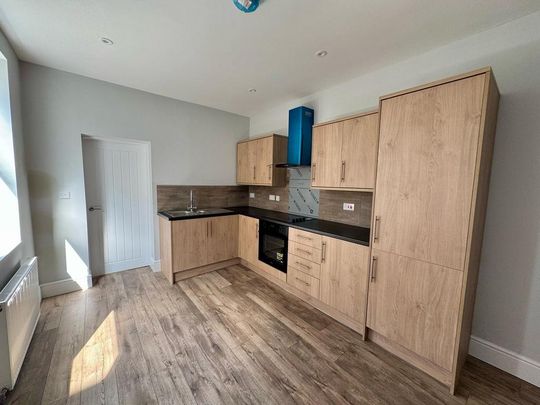 4 bedroom terraced house to rent - Photo 1
