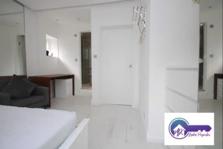 1 Bedroom Room in Flat Share To Rent - Photo 2