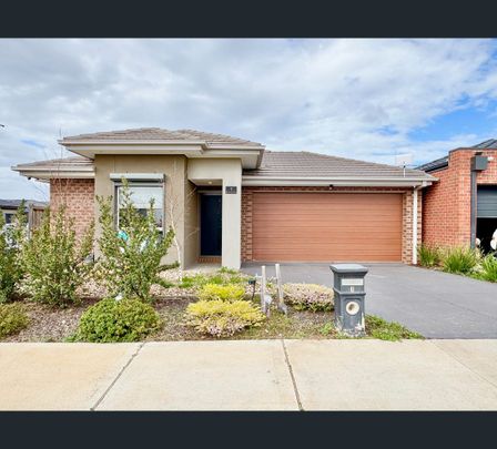 6 Shrubs Road, Mambourin, Vic 3024 - Photo 1