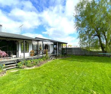 Wairongoa Road Oasis - Photo 3