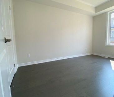 For Lease - 132 Nottingham Road, Barrie, Ontario - Photo 5