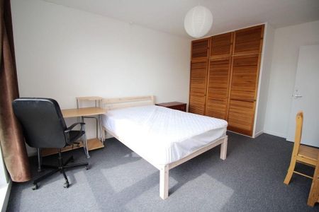 5 bedroom terraced house to rent - Photo 3