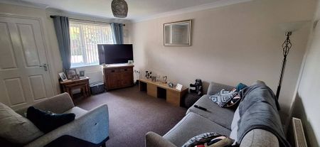 3 bedroom semi-detached house to rent - Photo 3