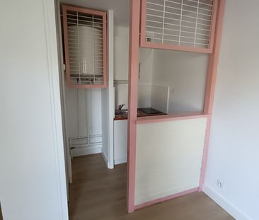 Location Appartement 1 pièce 25m² LA ROCHE SUR YON 85000 - Photo 2