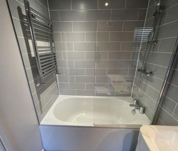 1 bedroom in a house share to rent - Photo 6