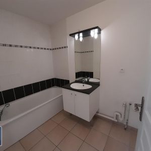 Location Appartement 2 pièces 46m² BEUVRAGES 59192 - Photo 2