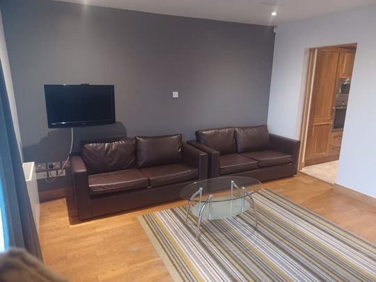 4 bedroom serviced apartment to rent - Photo 1