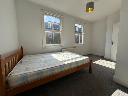 4 Bed Terraced House, Swanfield Street, E2 - Photo 3