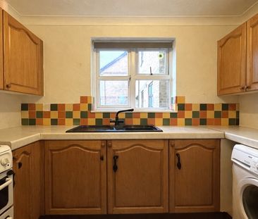 Swan Court, Guildford - 1 bedroomProperty for lettings - Seymours - Photo 3