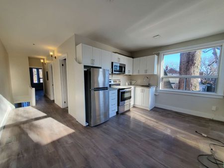 For Lease - 212 Monarch Park Avenue Unit# Upper, Toronto, Ontario - Photo 2