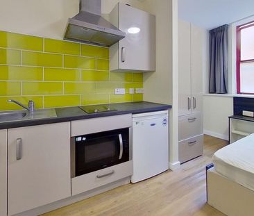 Studio to rent - Photo 3
