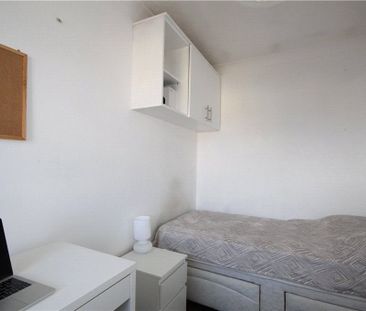 Kings Road, Egham, Surrey, TW20 9BN - Photo 6