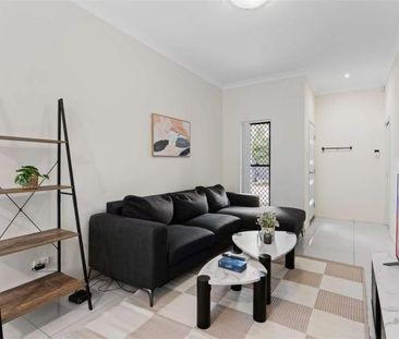 Fully furnished Townhouse $790/W - Photo 2