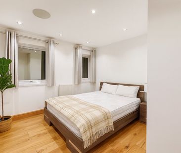 4 Bed Semi-Detached House, Aspen Close, W5 - Photo 3