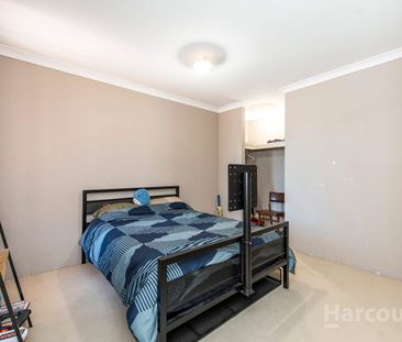 Spacious Family Home - Photo 6