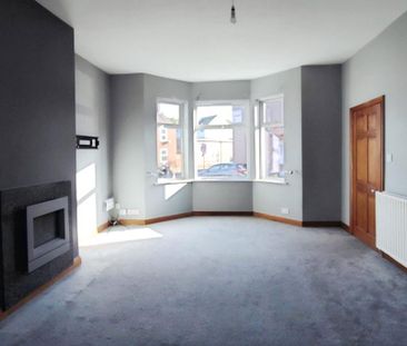 3 bedroom flat to rent - Photo 2