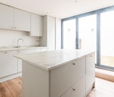 Ocean are proud to present this refurbished house on Church Road, B... - Photo 3
