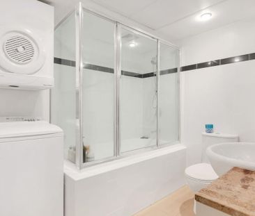 Large 1 Bedroom with Study! - Photo 6