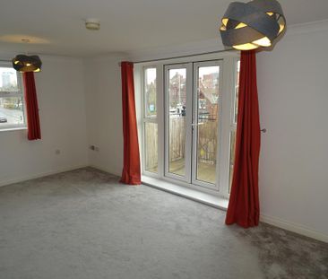 Available 2 Bed Apartment - Photo 2