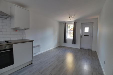 1 bedroom maisonette to rent - Photo 4