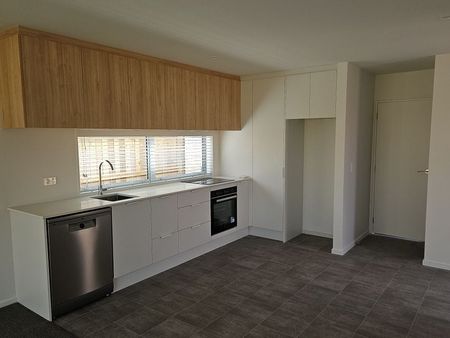 Modern 3BR Townhouse in Hoon Hay! - Photo 5