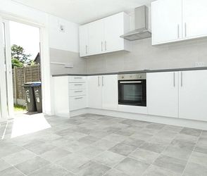 High Street, Manston, Ramsgate, CT12 5BG, Kent - Photo 2